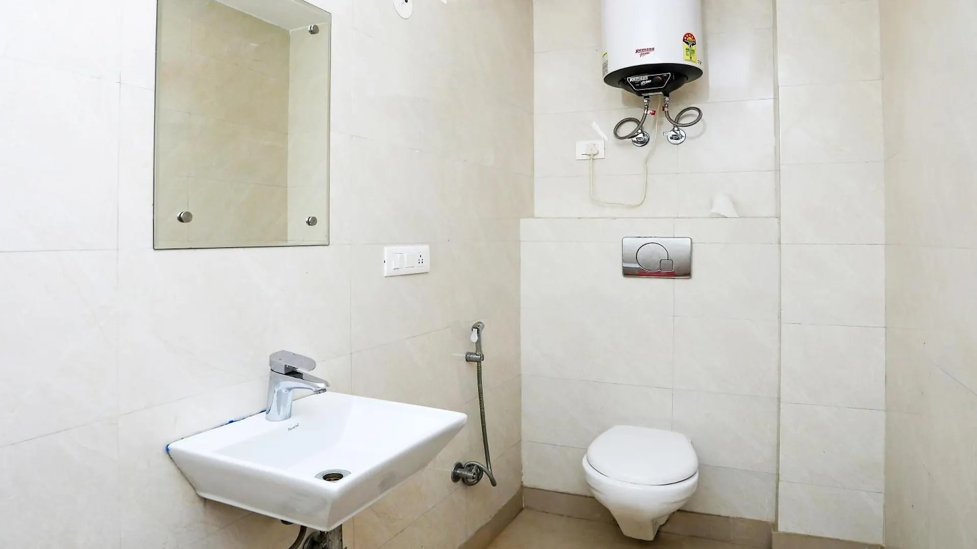 ***  Collection O Residency Near Dwarka Sector 21 Metro Station Hotel Kapas Hera India