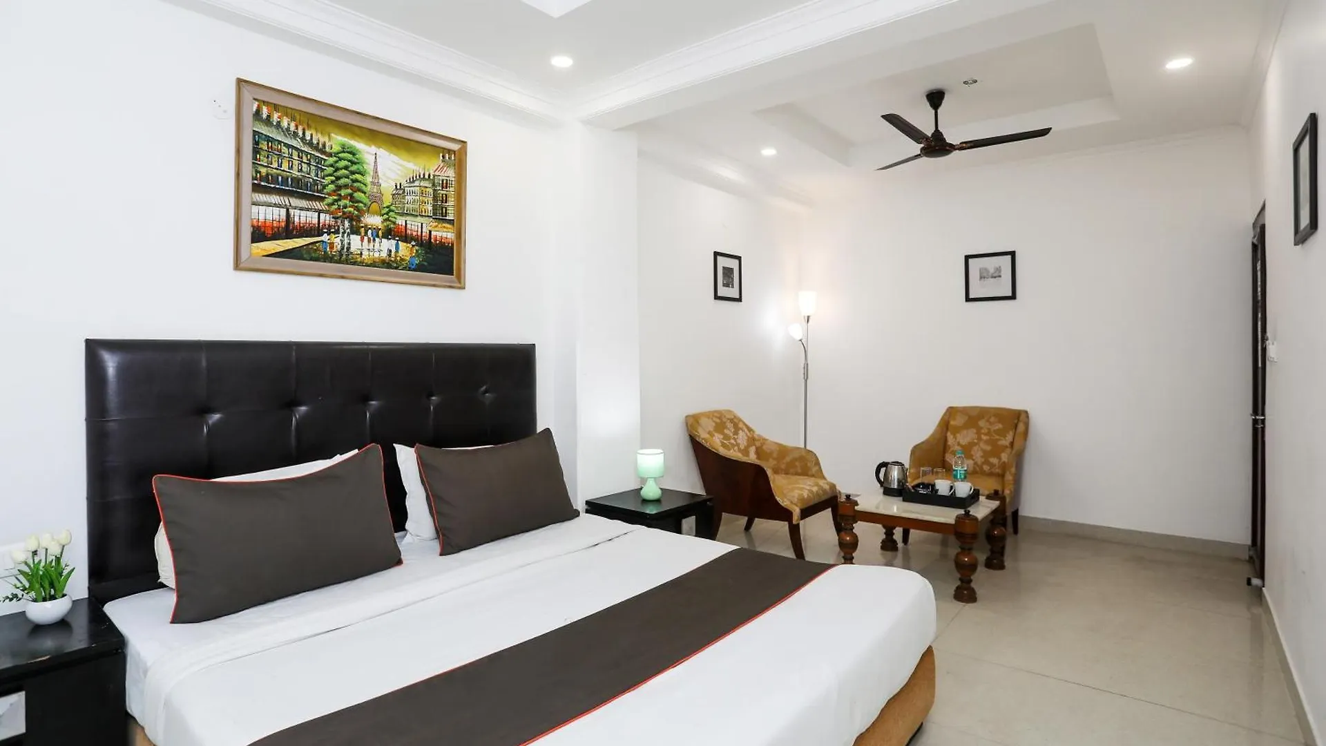 Collection O Residency Near Dwarka Sector 21 Metro Station Hotel Kapas Hera 3*,  India