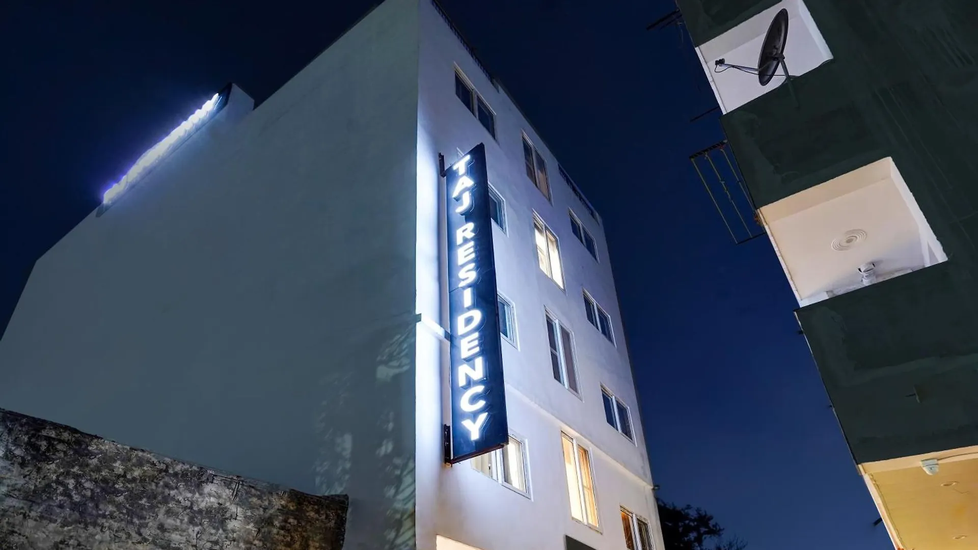 ***  Collection O Residency Near Dwarka Sector 21 Metro Station Hotel Kapas Hera India
