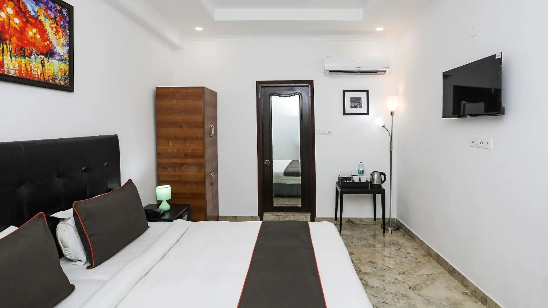 Collection O Residency Near Dwarka Sector 21 Metro Station Hotel Kapas Hera 3*,  India